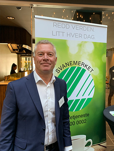 Administrerende direktør hos Waterlogic Norge, Erik Gulbrandsen, her deltakende på Svanekonferansen 2019 med selskapets Svanemerkede kaffetjeneste.