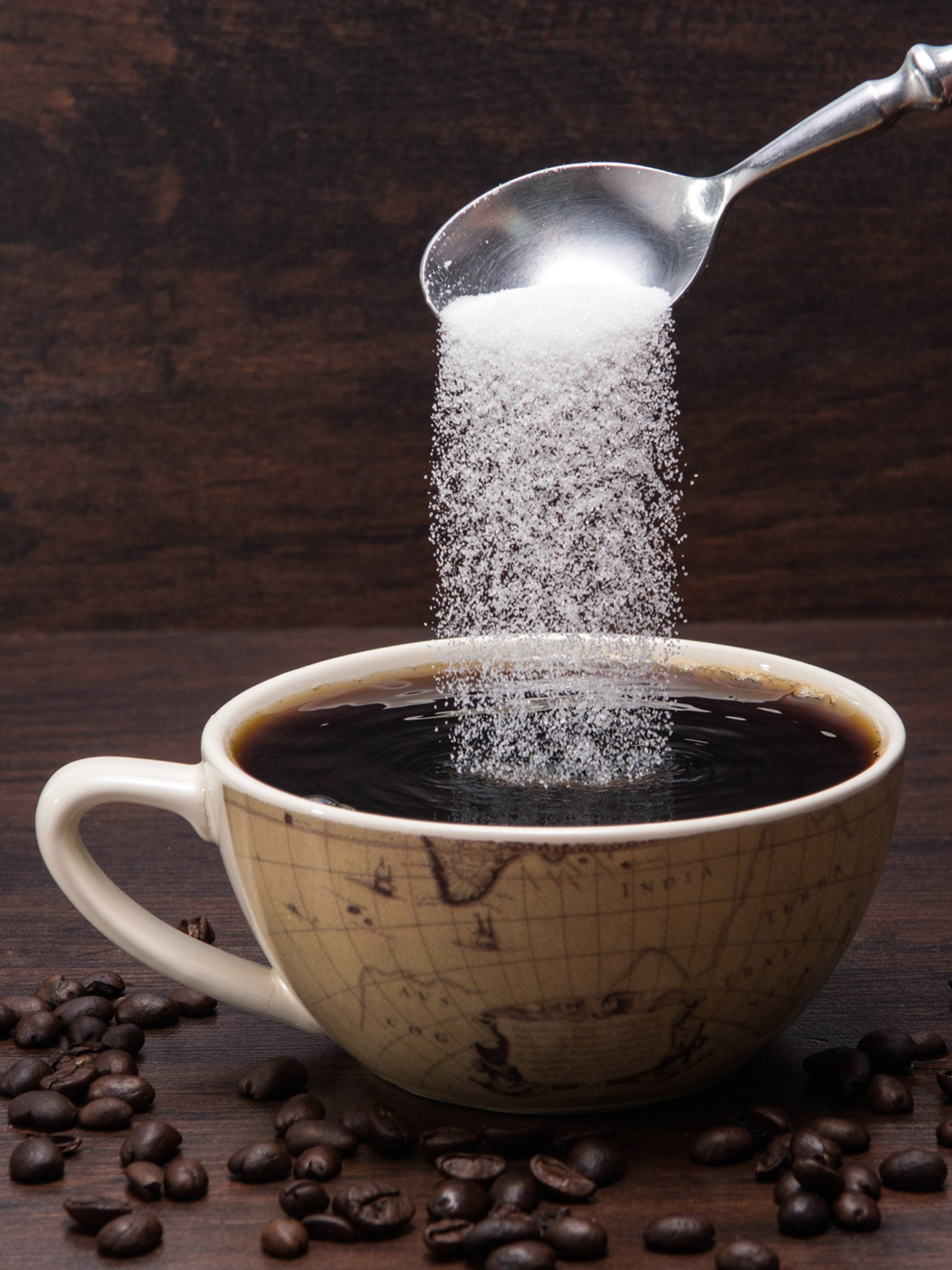 Derfor er smaken delt om sukker i kaffen